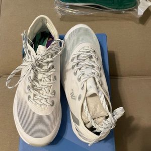 Varsity spirit ascend cheer sneakers